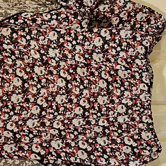 Lane Bryant NWT Black and pink floral blouse size 18/20 - Picture 3 of 10